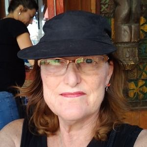 Meet your Posher, Lisa